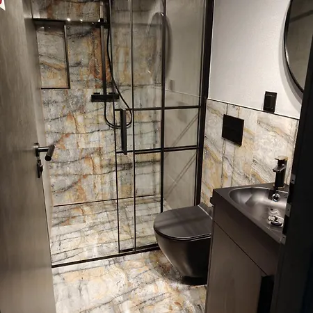 Adago Apartamenty Antracyt * שצ'צ'אוונו-ז'דראוג'